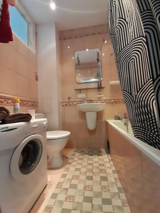 Ferienwohnung Mieszkanie Na Doby Plac Hallera Warschau Exterior foto