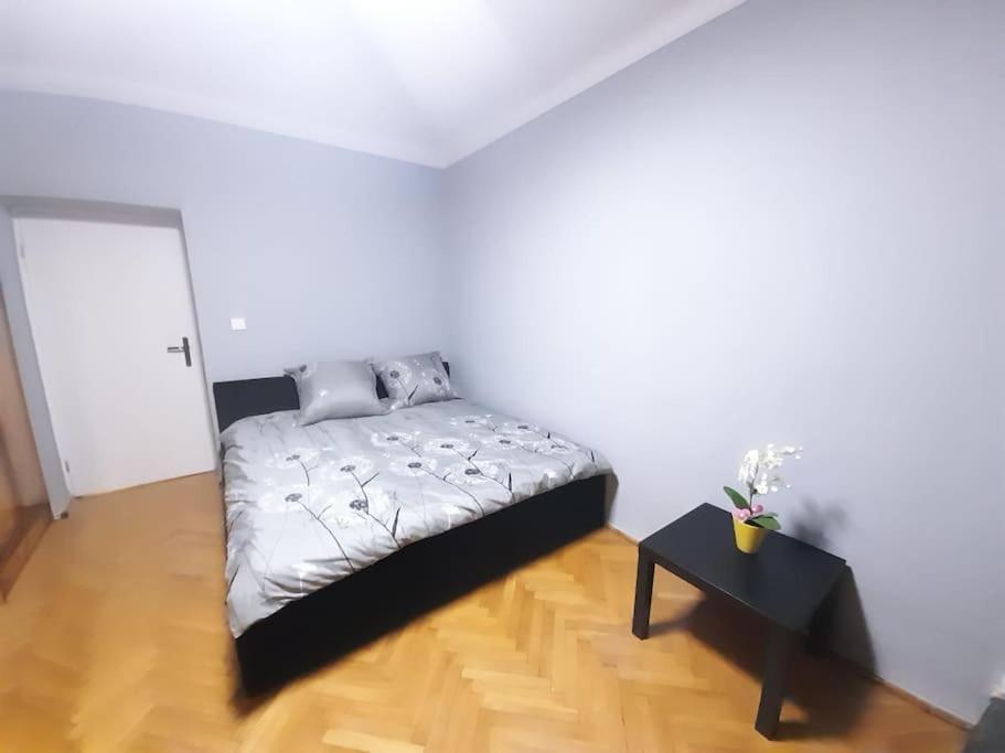 Ferienwohnung Mieszkanie Na Doby Plac Hallera Warschau Exterior foto